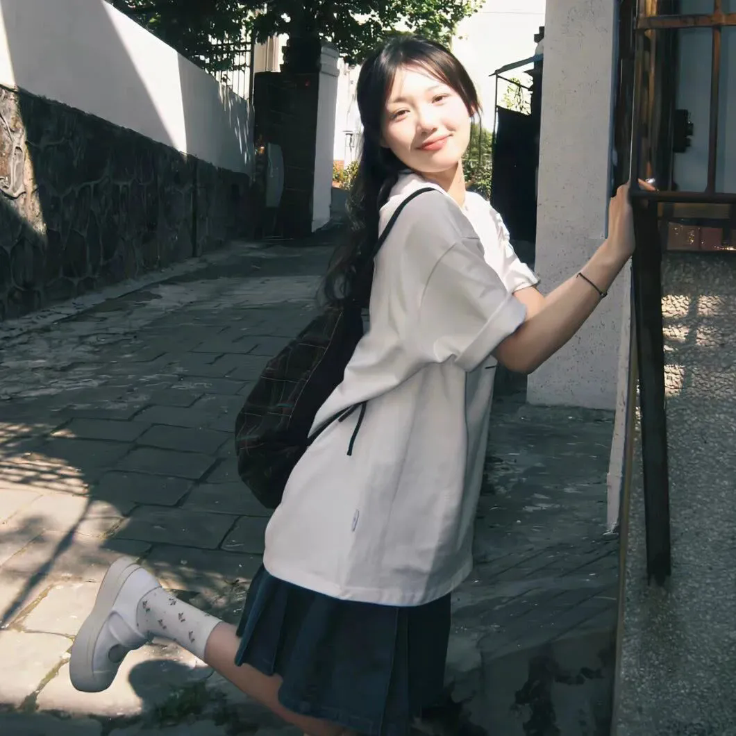 救命,哭包婆婆她扛着野猪下山了