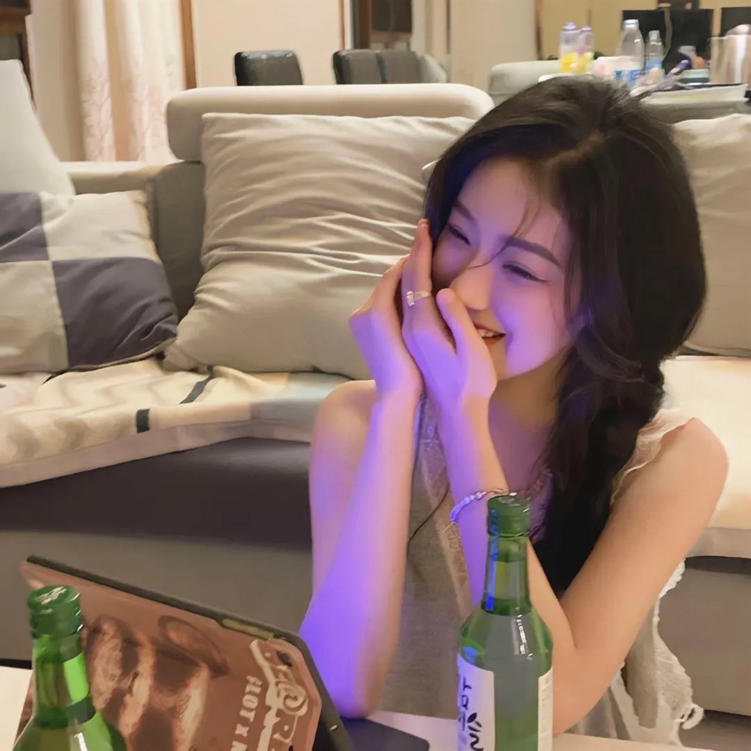 暴力小姐海报
